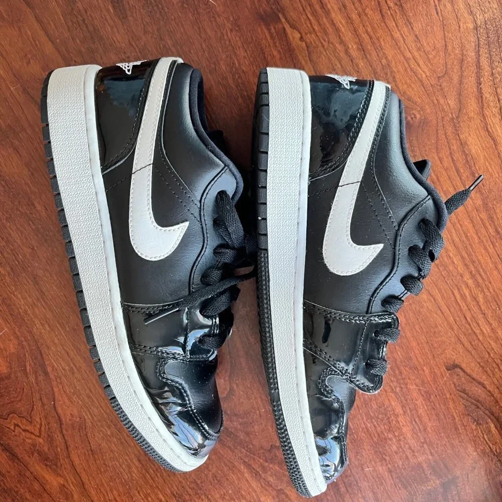 NIKE AIR Jordan 1 Retro Low Black BG‎ Black/White-White - Youth Size 6